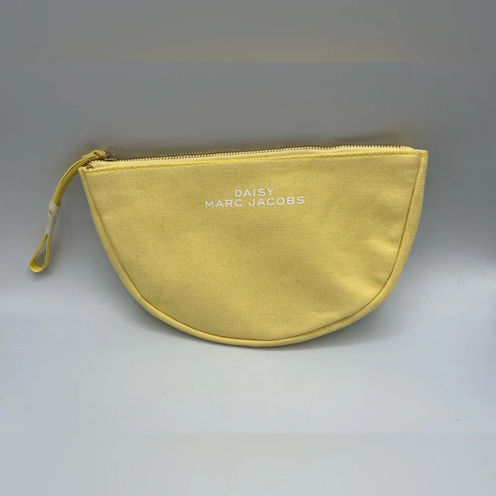 Marc Jacobs Daisy Light Yellow Pouch
